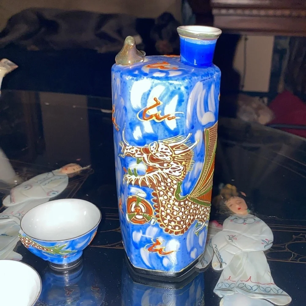 Vintage Moriage Dragonware Sake Set- 7 Pieces